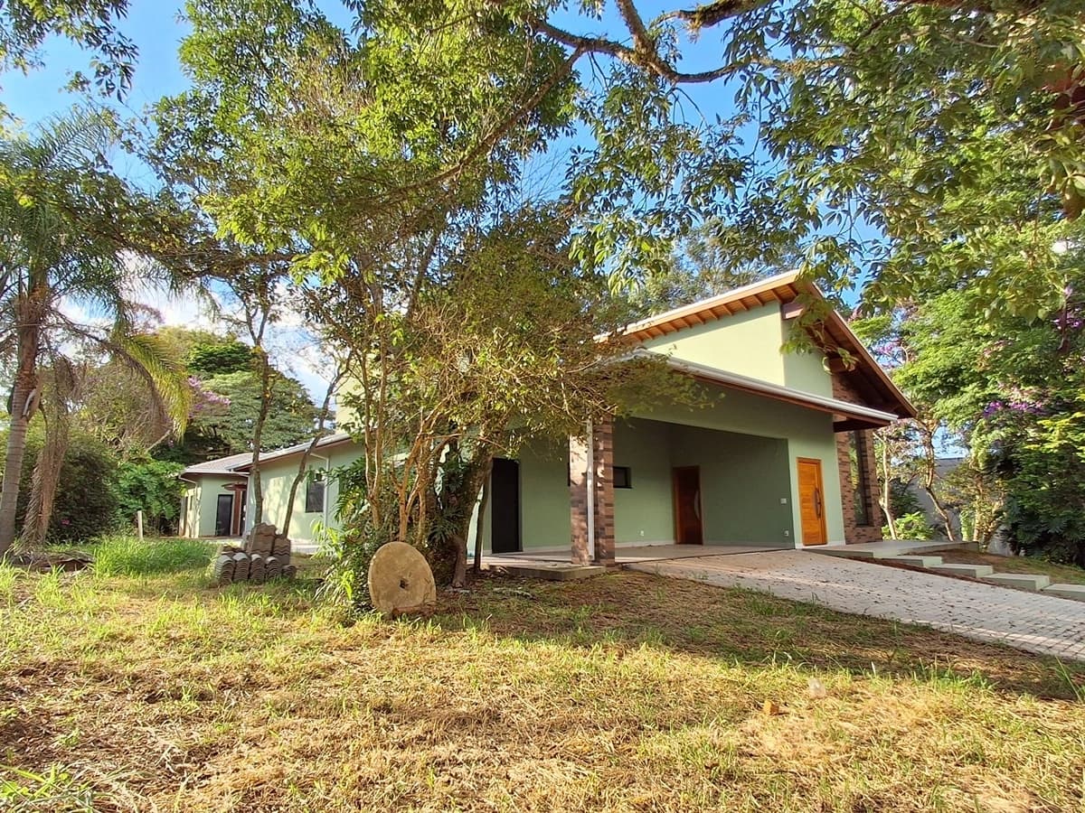 Foto de Casa Nova Térrea de Alto Padrão, 387m² construídos em um terreno de 1.800m² – Condomínio Jardim das Palmeiras